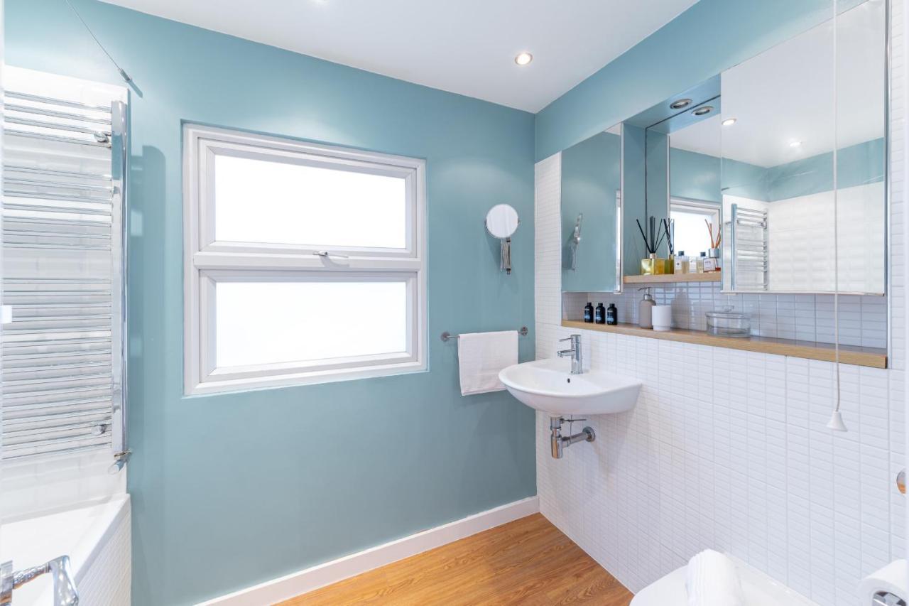 Stylish Shepherds Bush Flat Apartment ลอนดอน ภายนอก รูปภาพ